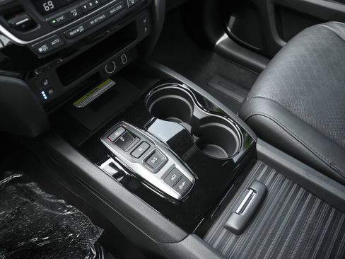 Used 2023 Honda Passport Elite image 11