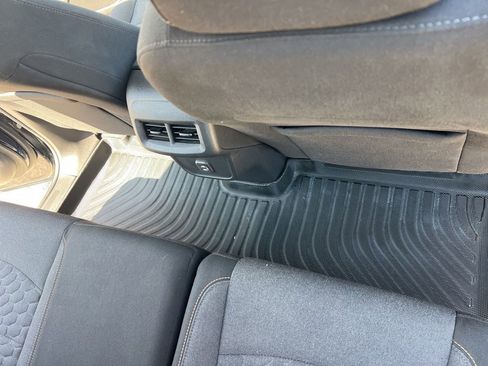 Used 2021 Chevrolet Equinox LT image 48