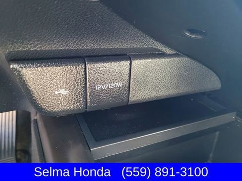 Used 2024 Toyota Camry SE image 19