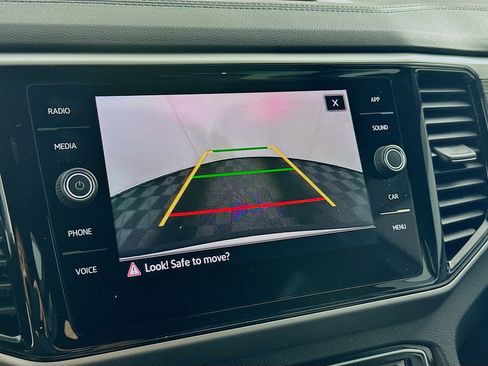 Used 2022 Volkswagen Atlas Cross Sport SE FWD image 22