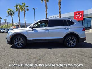 Used 2023 Volkswagen Tiguan SE w/ Panoramic Sunroof Package FWD video 3
