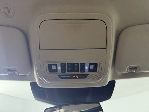 Used 2022 Ford Explorer XLT w/ Equipment Group 202A image 20