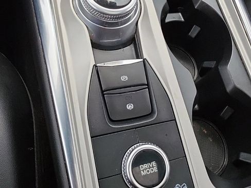 Used 2022 Ford Explorer XLT w/ Equipment Group 202A AWD/4WD image 21