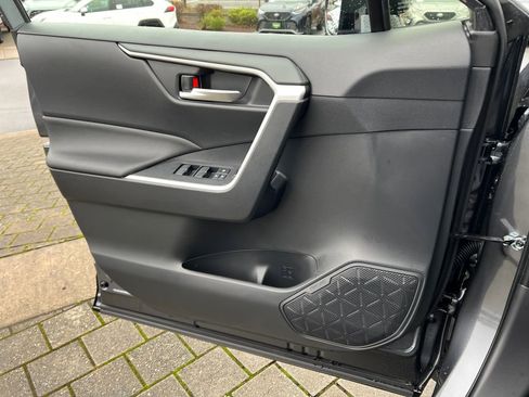 New 2025 Toyota RAV4 SE image 16