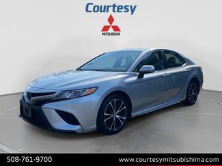 Used 2020 Toyota Camry SE w/ Carpet Mat Package FWD video 1