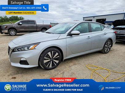 Used 2022 Nissan Altima 2.5 SV w/ SV Premium Package