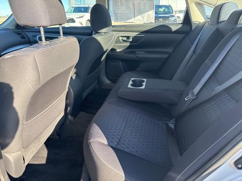 Used 2017 Nissan Altima 2.5 SV image 9
