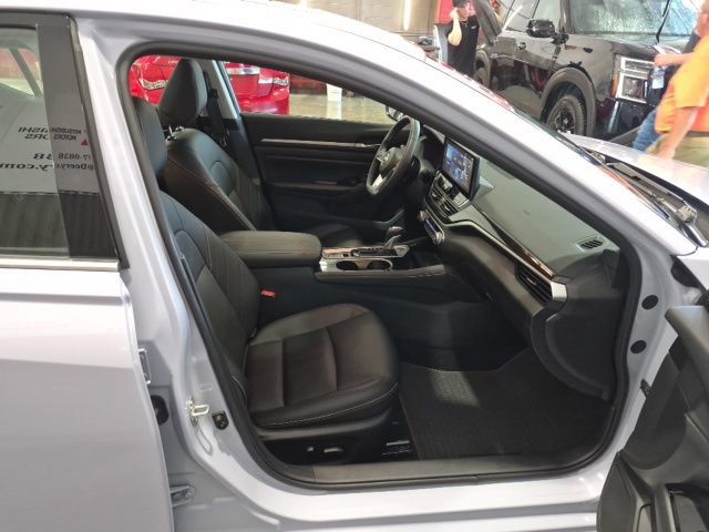Certified 2025 Nissan Altima 2.5 SR w/ SR Premium Package AWD/4WD image 26