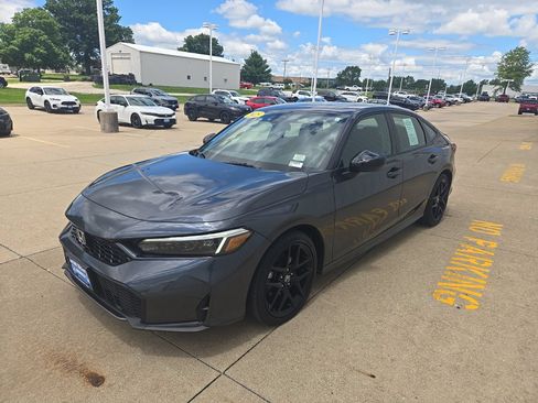 Used 2025 Honda Civic Sport image 4