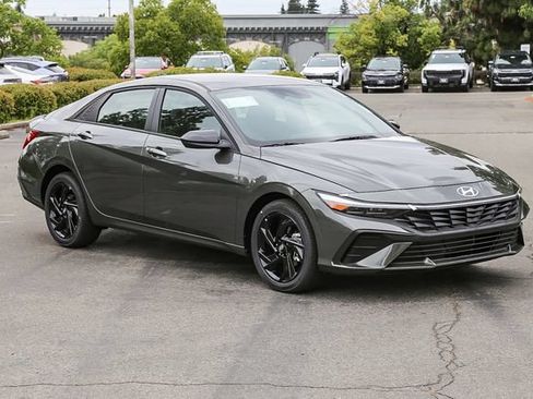 New 2026 Hyundai Elantra Sport FWD image 6