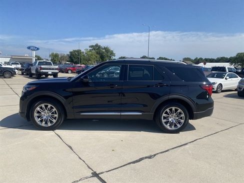 Used 2026 Ford Explorer Platinum AWD/4WD image 14