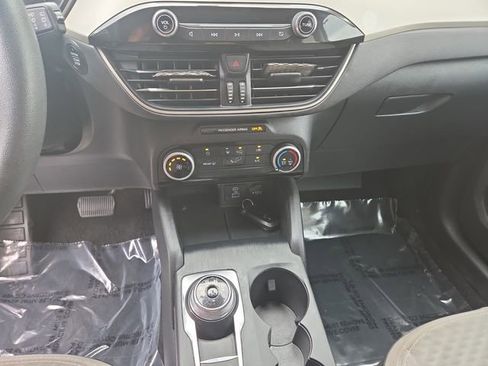 Used 2022 Ford Escape SE image 11