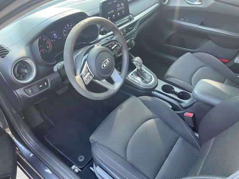 Used 2019 Kia Forte LXS FWD image 11