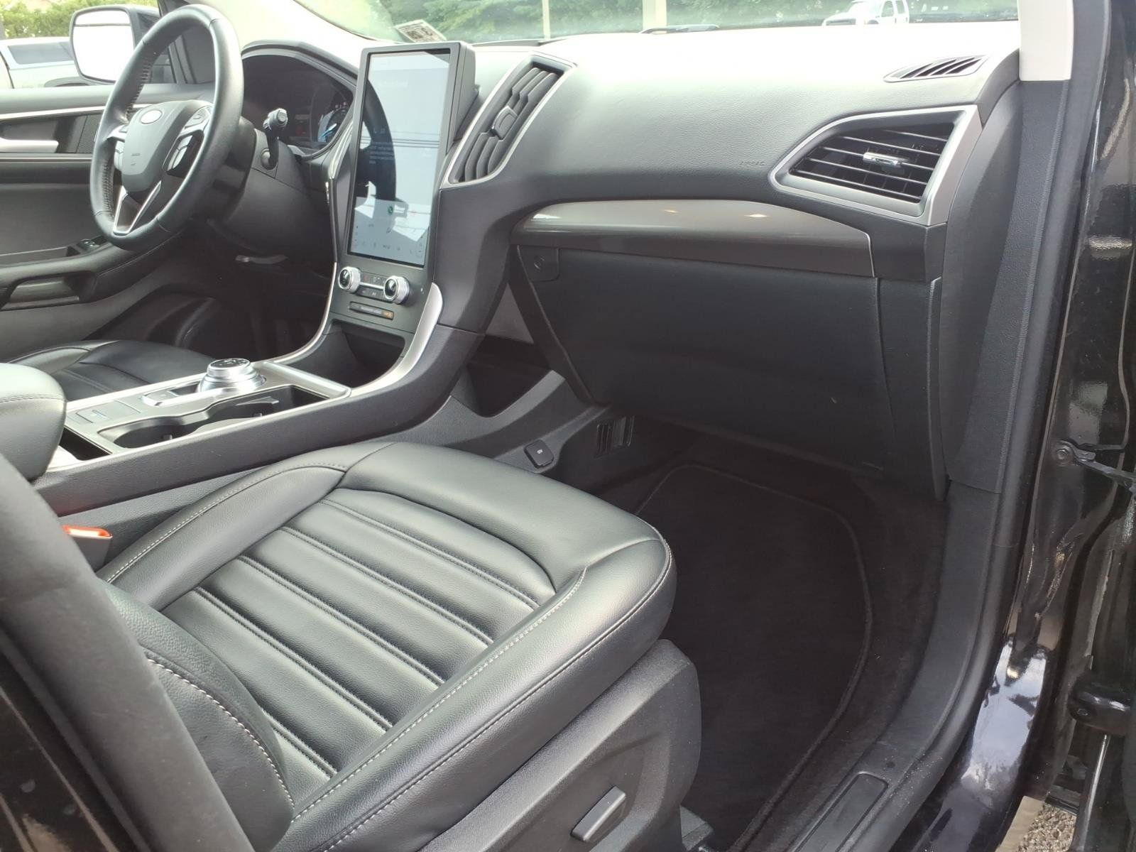 Used 2024 Ford Edge SEL AWD/4WD image 9