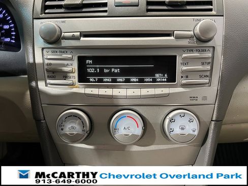 Used 2011 Toyota Camry LE image 18