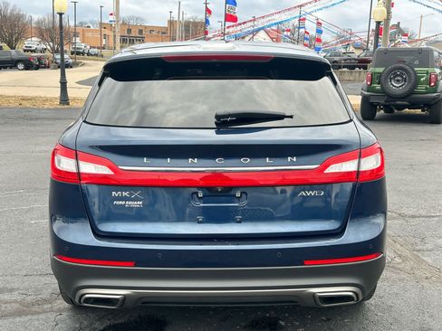 Used 2017 Lincoln MKX Reserve w/ Driver Assistance Package image 5