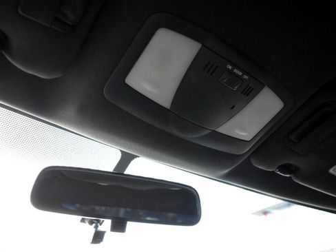 Used 2015 Nissan 370Z Coupe image 35