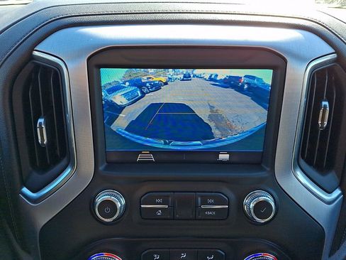 Certified 2021 GMC Sierra 1500 SLE image 17