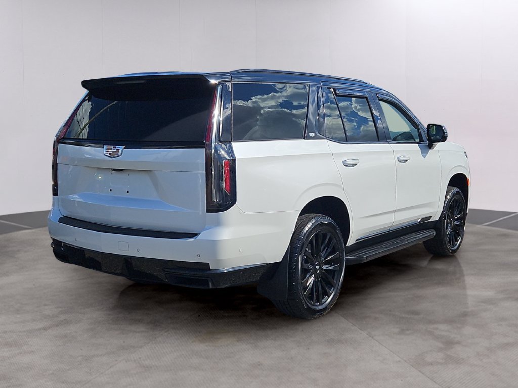 Used 2022 Cadillac Escalade Premium Luxury AWD/4WD image 4