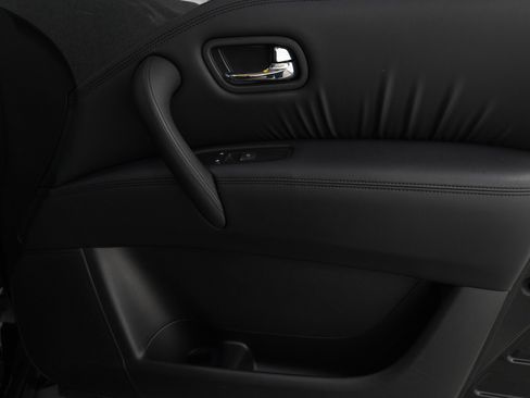 Used 2024 Nissan Armada SL w/ Midnight Edition Package image 9