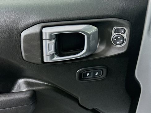 Used 2022 Jeep Wrangler Sport S image 15