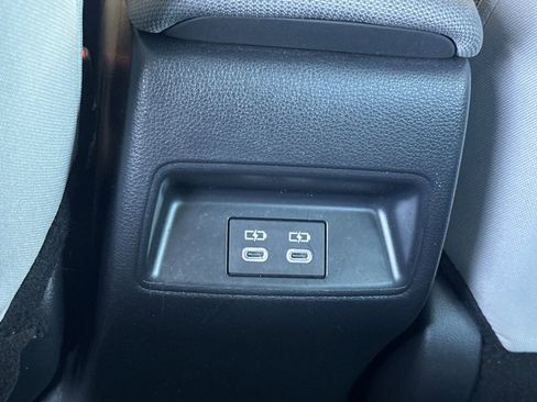 Used 2023 Toyota Corolla LE FWD image 15
