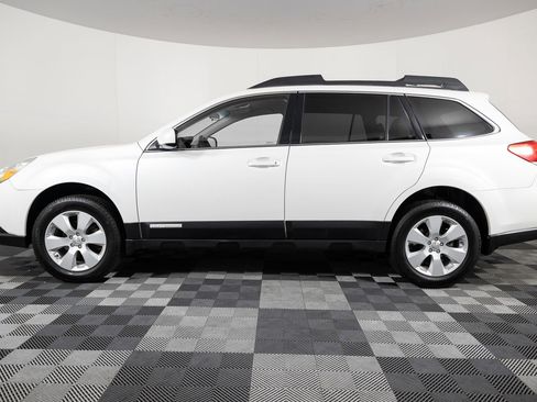 Used 2012 Subaru Outback 2.5i Premium w/ All-Weather Pkg image 3