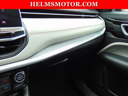 Certified 2024 Jeep Compass Limited image 25