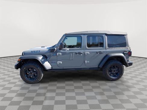 Used 2023 Jeep Wrangler Unlimited w/ Cold Weather Group AWD/4WD image 2