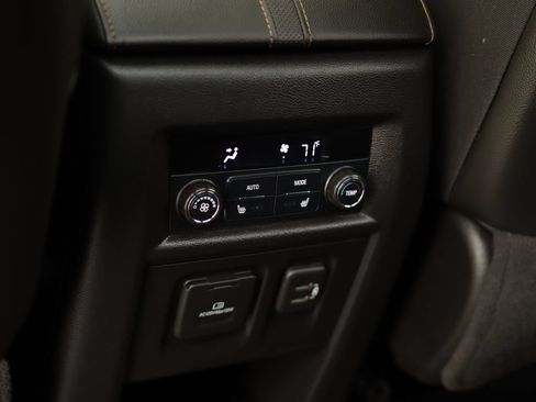 Used 2020 Chevrolet Traverse Premier w/ Redline Edition FWD image 31