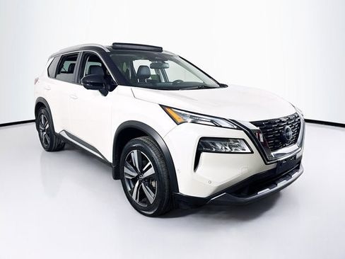 Used 2023 Nissan Rogue SL w/ SL Premium Package image 3