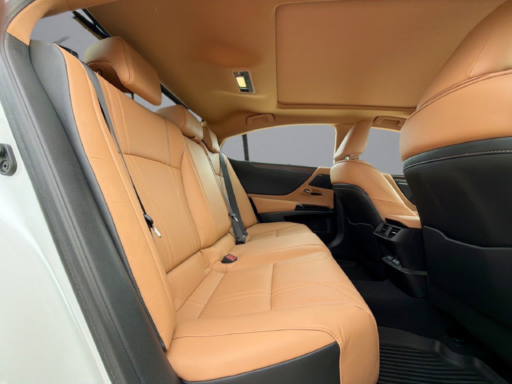 Certified 2024 Lexus ES 350 Ultra Luxury w/ Accessory Package (Z2) FWD image 17