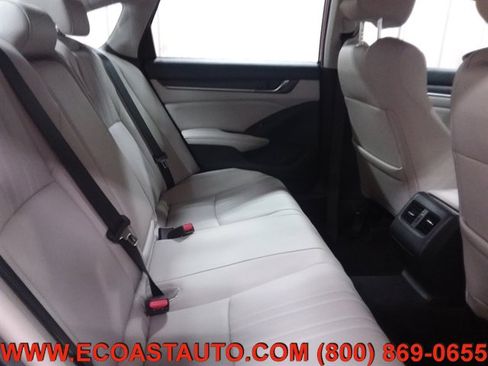Used 2019 Honda Accord Touring image 14