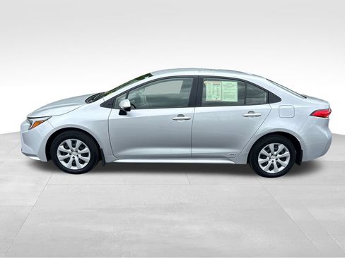 Certified 2024 Toyota Corolla LE AWD/4WD image 2