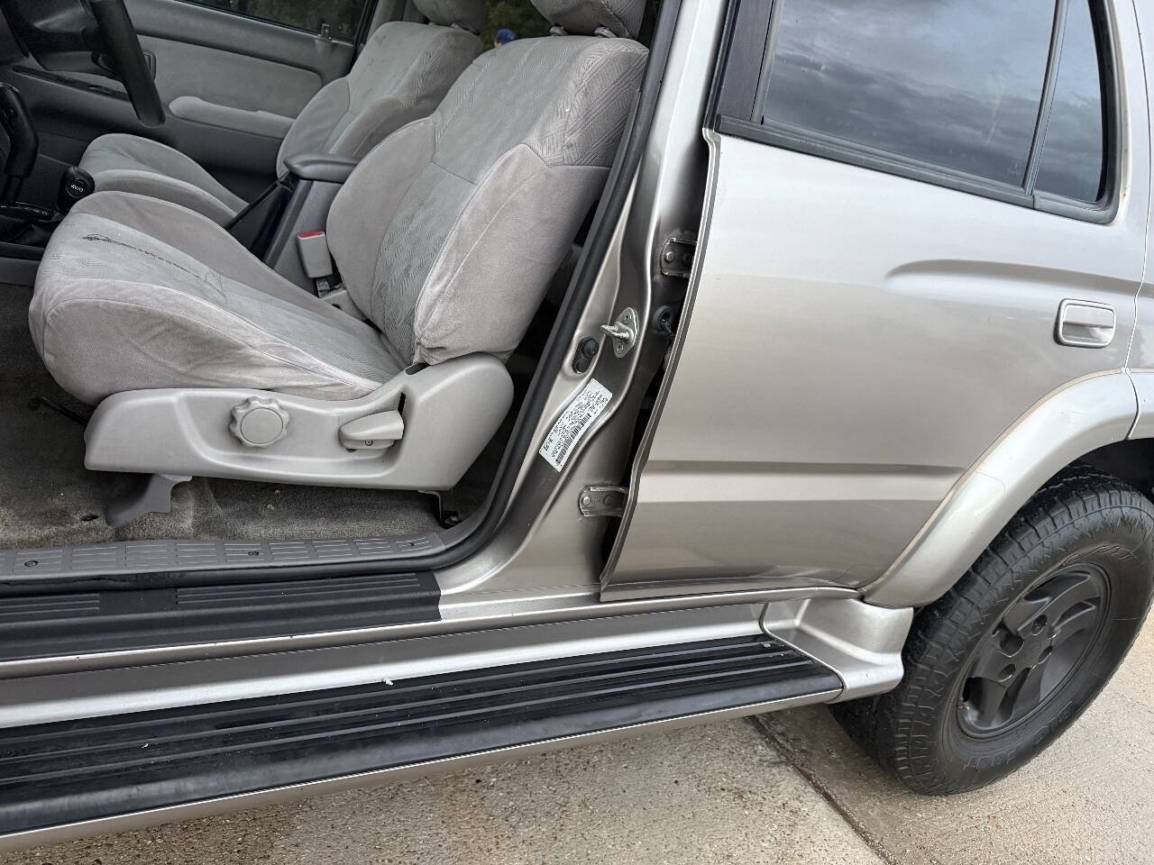 Used 2001 Toyota 4Runner SR5 AWD/4WD image 15
