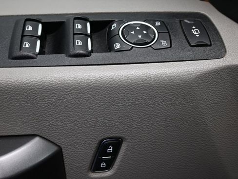 Used 2021 Ford F250 XLT w/ XLT Value Package AWD/4WD image 12
