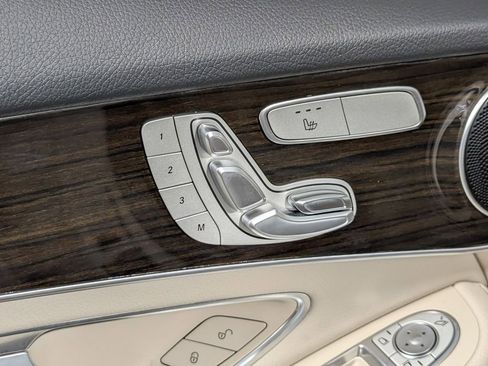 Used 2019 Mercedes-Benz GLC 300 4MATIC image 19