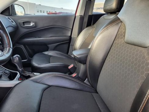 Used 2020 Jeep Compass Latitude w/ Cold Weather Group AWD/4WD image 19