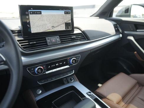 Certified 2025 Audi Q5 2.0T Premium Plus w/ Premium Plus Package image 16