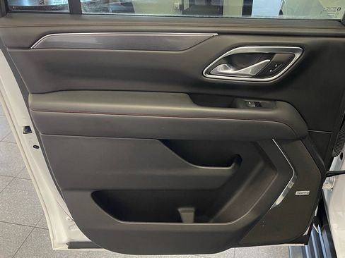 Used 2024 Chevrolet Suburban RST w/ Luxury Package image 31