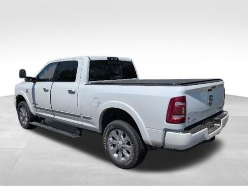 Used 2022 RAM 3500 Limited AWD/4WD image 3