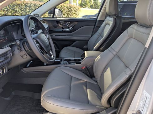 New 2026 Lincoln Corsair Premiere image 24