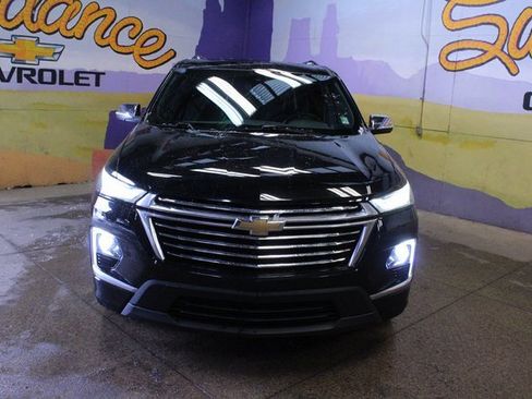 Used 2023 Chevrolet Traverse Premier image 3