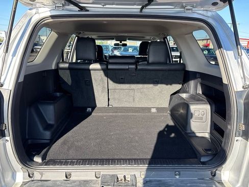 Used 2011 Toyota 4Runner SR5 w/ Premium Pkg w/Leather AWD/4WD image 29