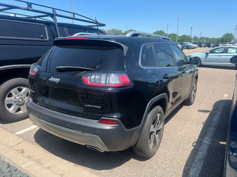 Used 2019 Jeep Cherokee Limited AWD/4WD image 3