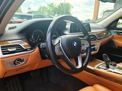Used 2019 BMW 750i xDrive w/ Executive Package AWD/4WD image 9