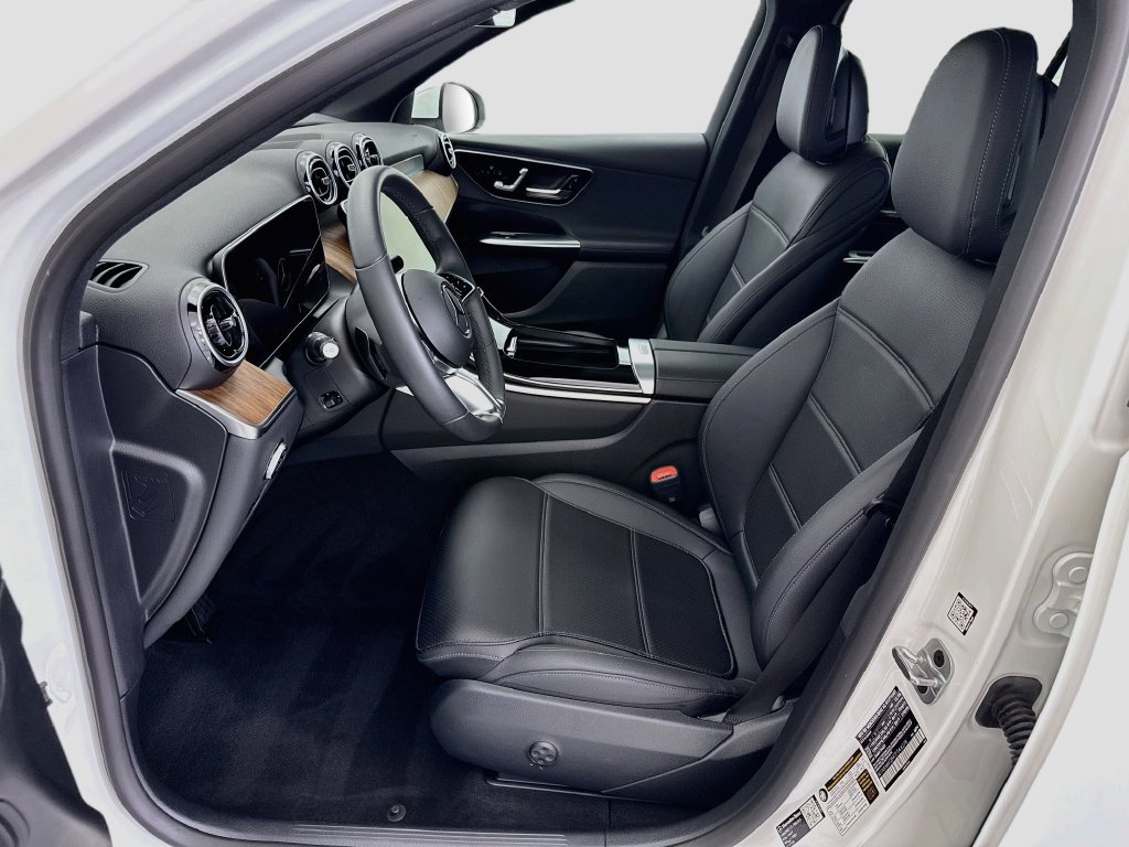 Certified 2026 Mercedes-Benz GLC 300 image 17