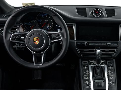 Certified 2021 Porsche Macan AWD/4WD image 13