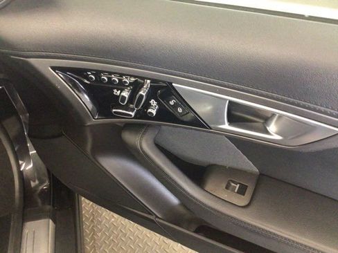 Used 2015 Jaguar F-TYPE Coupe RWD image 12