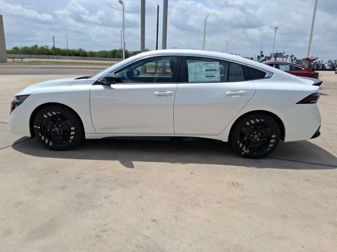 New 2026 Nissan Sentra SR w/ SR Premium Package FWD image 4